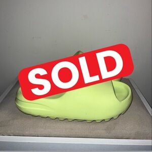 Yeezy Slides 'Glow Green' 2022 | 7